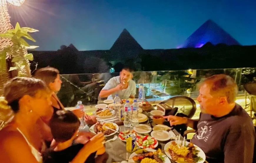 SOUND AND LIGHT SHOW WITH DINNER ON PYRAMIDS VIEW RESTAURANT ROOF