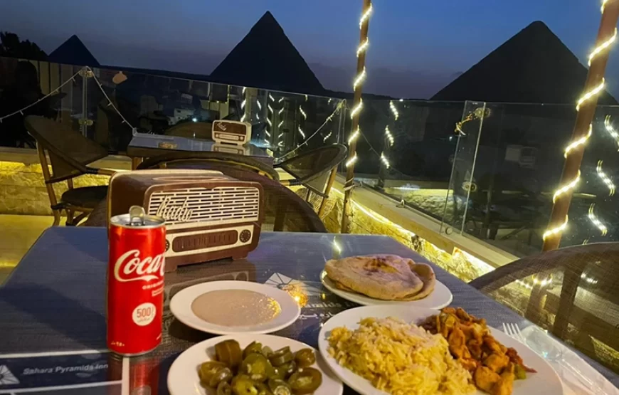 SOUND AND LIGHT SHOW WITH DINNER ON PYRAMIDS VIEW RESTAURANT ROOF