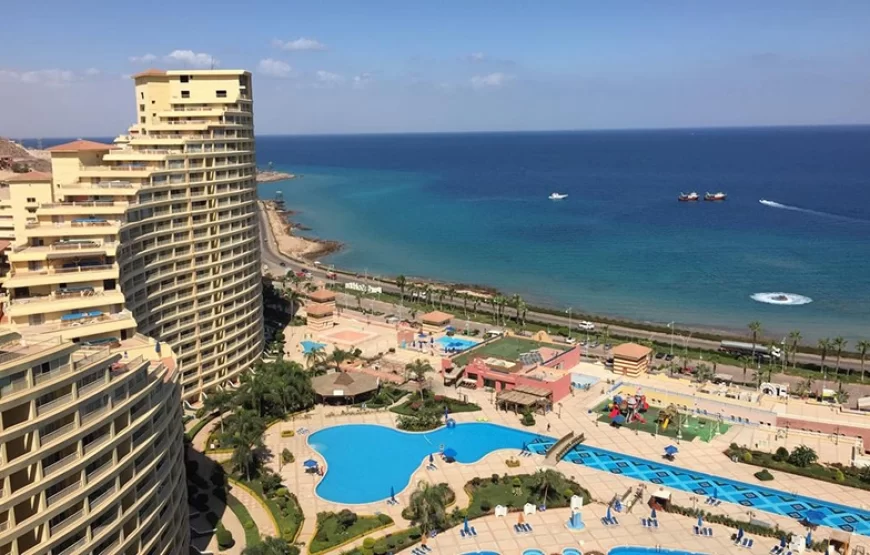 Day tour to Red sea El Ain Sohkna from Cairo